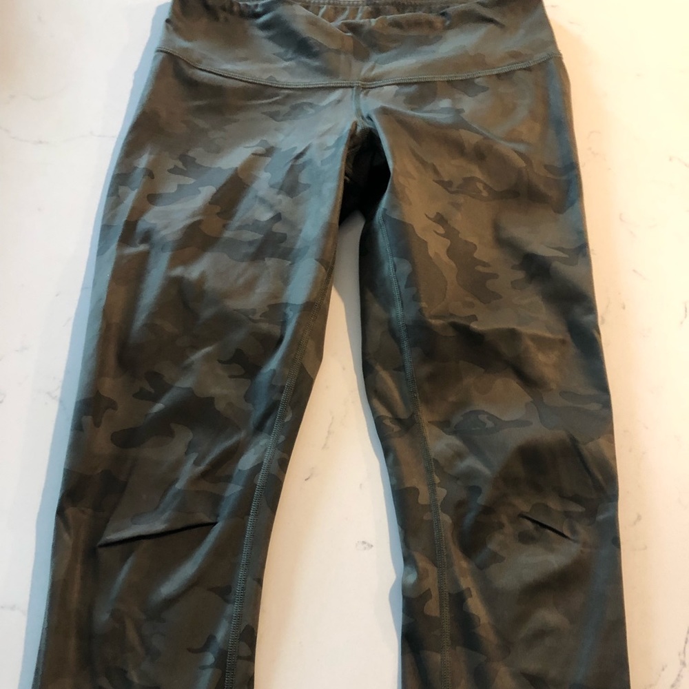 Lululemon camp capris